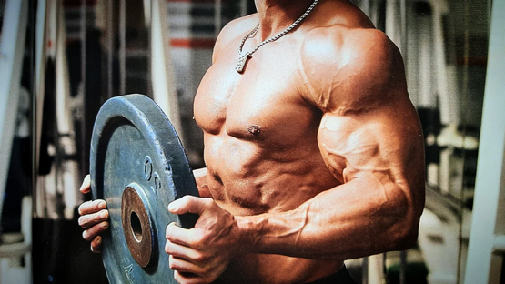 Anastrozolo: Un Farmaco Fondamentale nella Terapia Ormonale e nel Bodybuilding